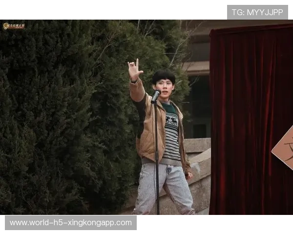 [选手名]接受采访：拿了这么多冠军，我最想感谢的是那个在网吧门口等我回家的少年🕰️